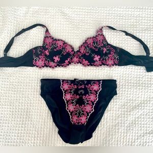 Fredericks of Hollywood bra + panty set